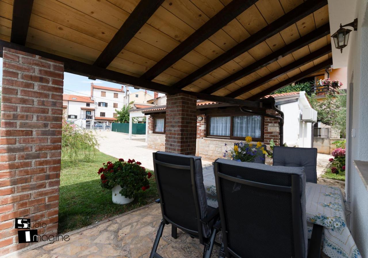 Charming Stone Cottage By The Sea Umag Exterior foto