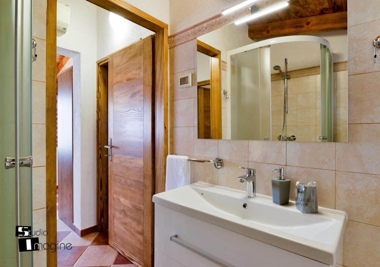 Charming Stone Cottage By The Sea Umag Exterior foto