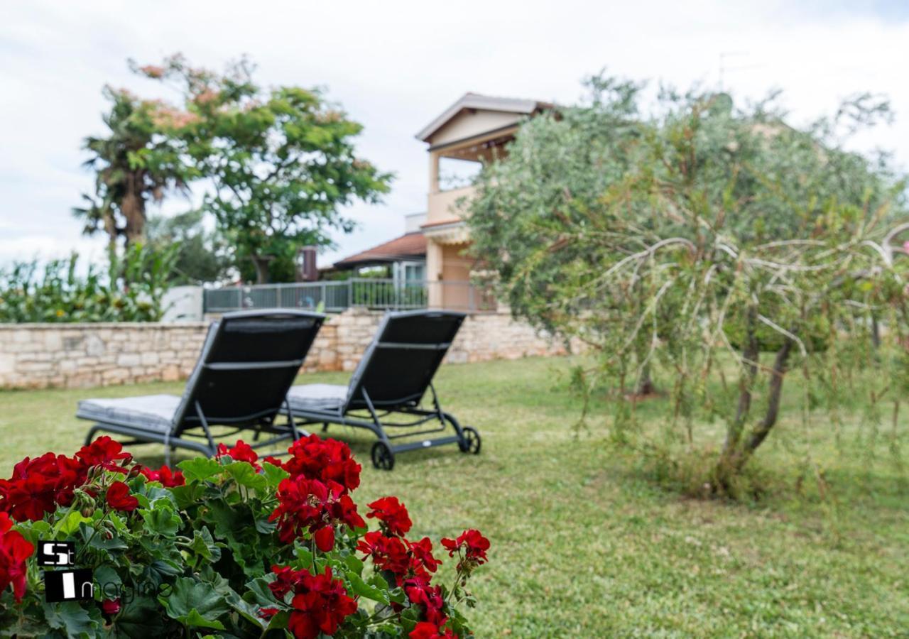 Charming Stone Cottage By The Sea Umag Exterior foto