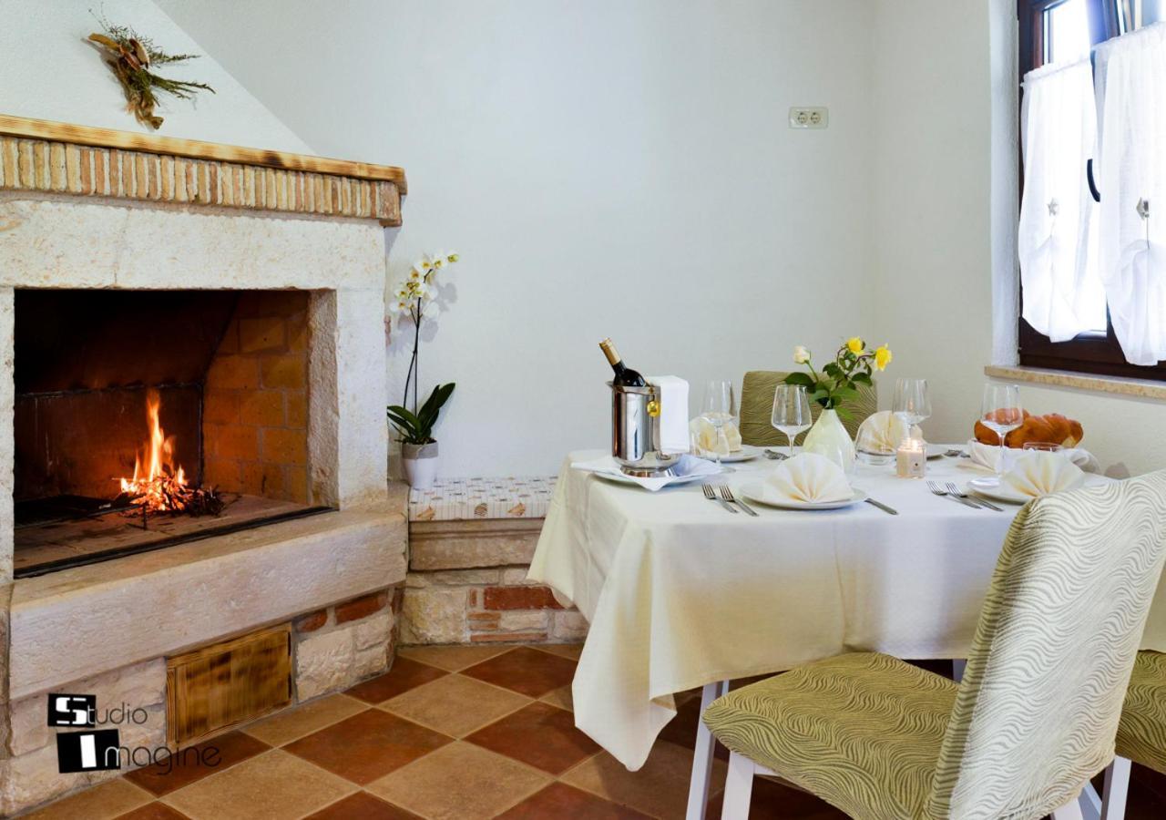 Charming Stone Cottage By The Sea Umag Exterior foto