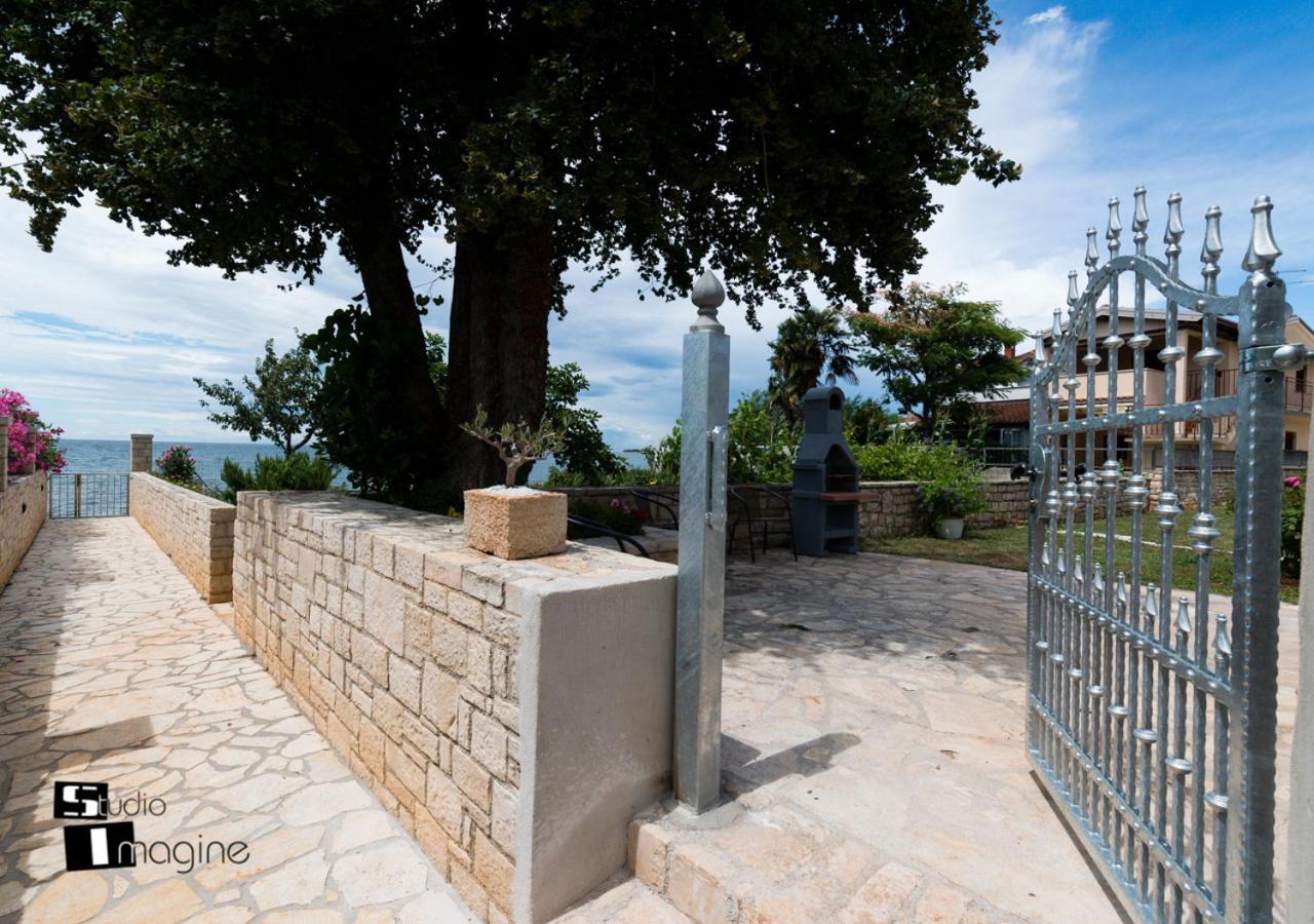Charming Stone Cottage By The Sea Umag Exterior foto