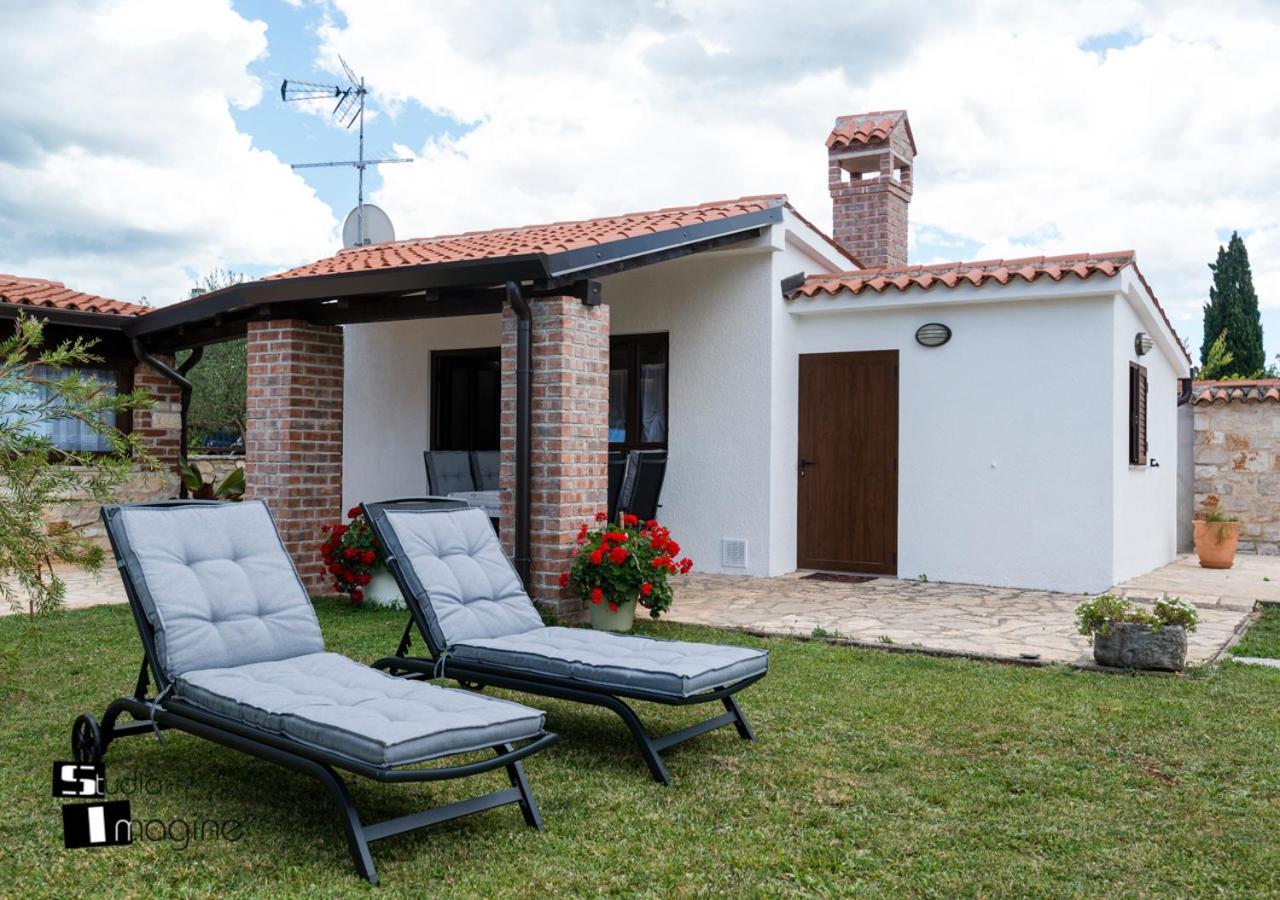 Charming Stone Cottage By The Sea Umag Exterior foto